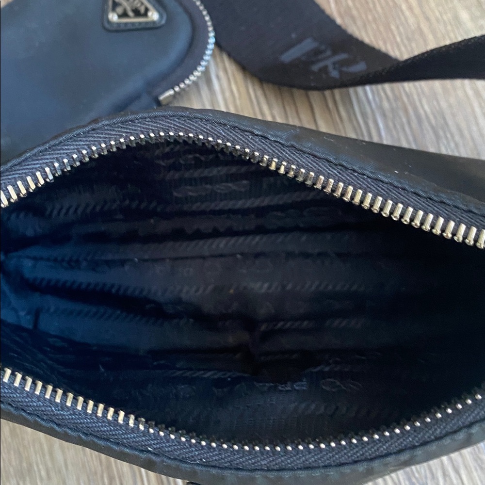 Black Prada Re-Edition 2005 Shoulder Bag - Picture 15 of 16